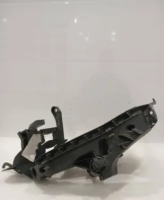 Audi A4 S4 B8 8K Headlight/headlamp mounting bracket 8K0805607C 2002837