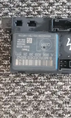 Volkswagen Crafter Door control unit/module A9068203926 A906820392601