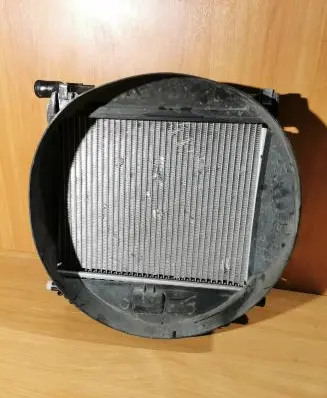 Mercedes-Benz 190 W201 Coolant radiator