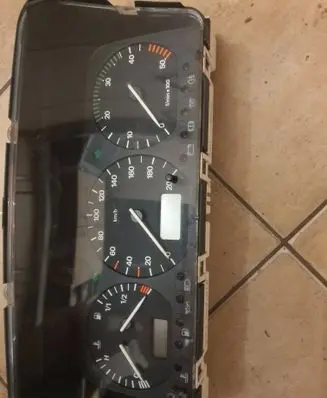 Speedometer (instrument cluster)