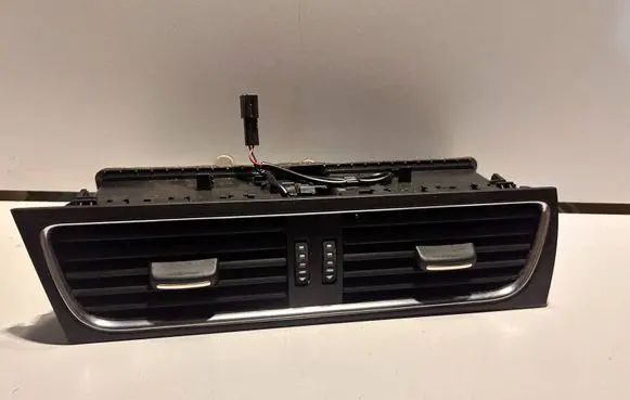 Audi A4 S4 B8 8K Dash center air vent grill 8T1820951C