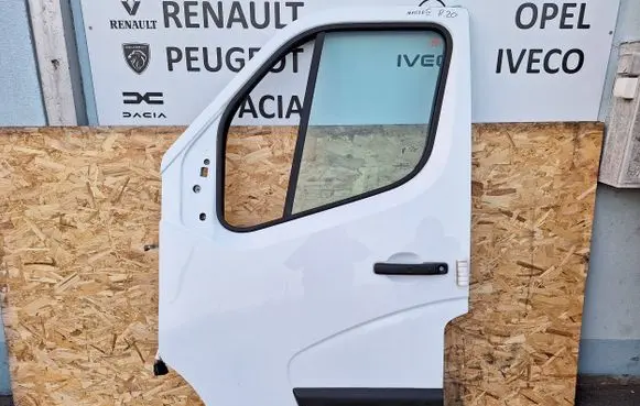 Renault Master III Front door