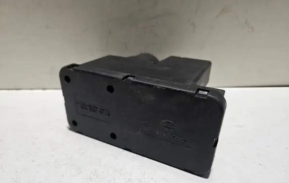 Mercedes-Benz C W202 Central locking vacuum pump 2028001948