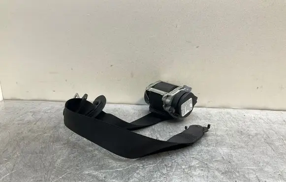 BMW 5 F10 F11 Front seatbelt 618120800