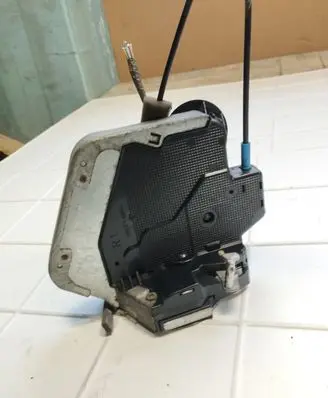 Lexus IS 220D-250-350 Rear door lock