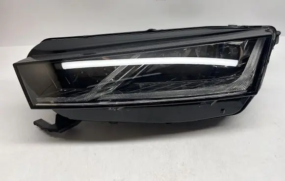 Skoda Octavia Mk4 Headlight/headlamp 5E4941015A
