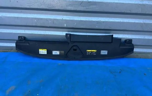 Audi A5 Engine bonnet/hood lock trim molding 8B3807081 B10AU40X