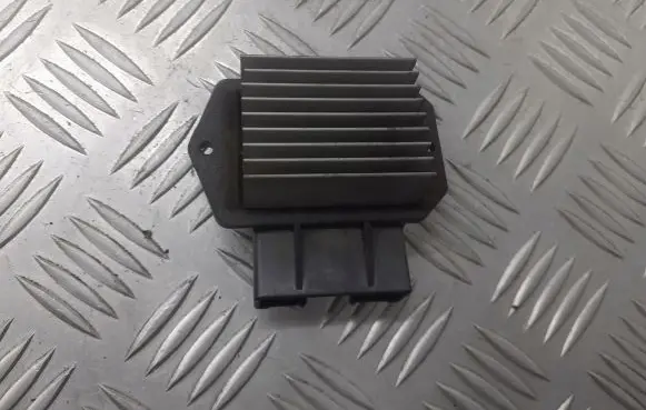 Toyota Avensis Verso Heater blower fan relay 499300-2121