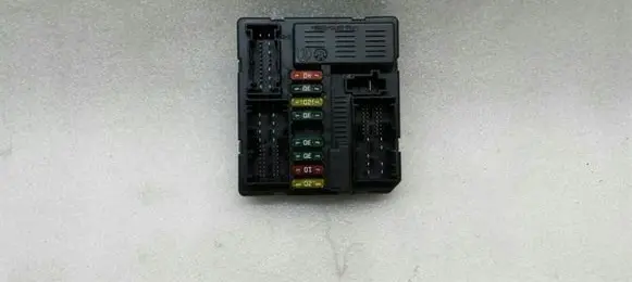 BMW Z4 E85 E86 Fuse box set 7560626