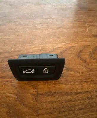 BMW 5 F10 F11 Tailgate/boot open switch button 9275121