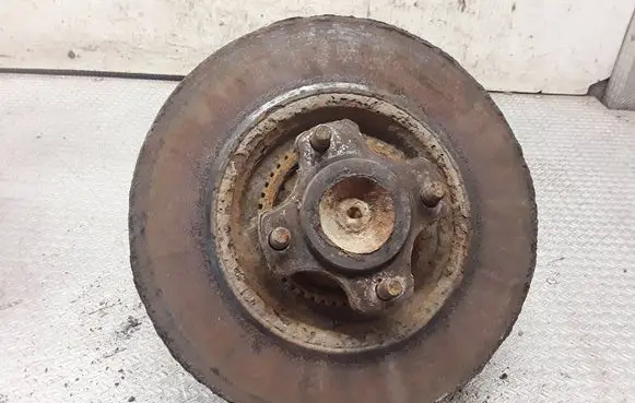 Rear wheel hub