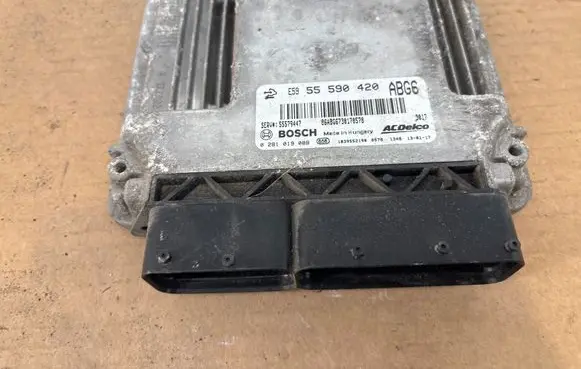 Opel Zafira C Engine control unit/module 55590420 55579447 0281019088