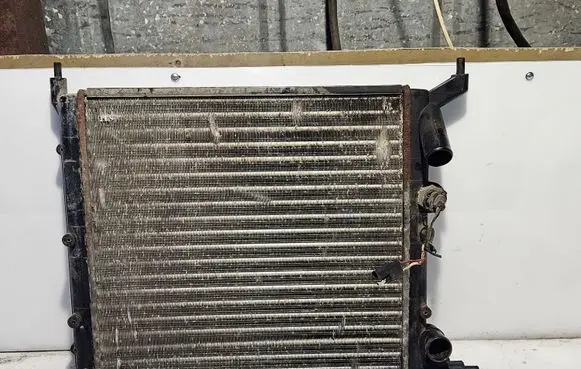 Renault Clio I Coolant radiator