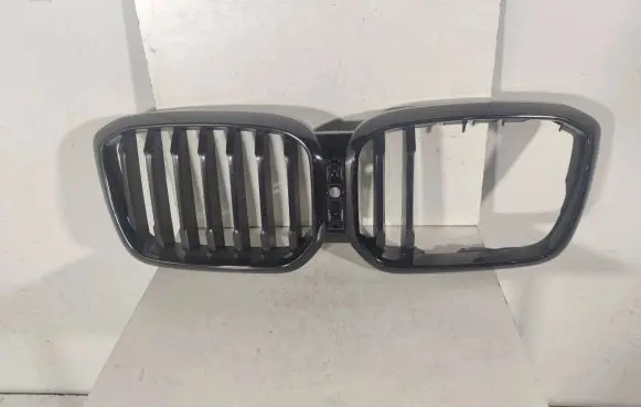 BMW X3 G01 Front bumper upper radiator grill 10627111 40505404