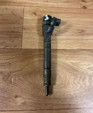 Mercedes-Benz ML W163 Fuel injector A6130700887