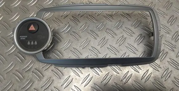 Toyota Yaris Radio/GPS head unit trim 864510D010