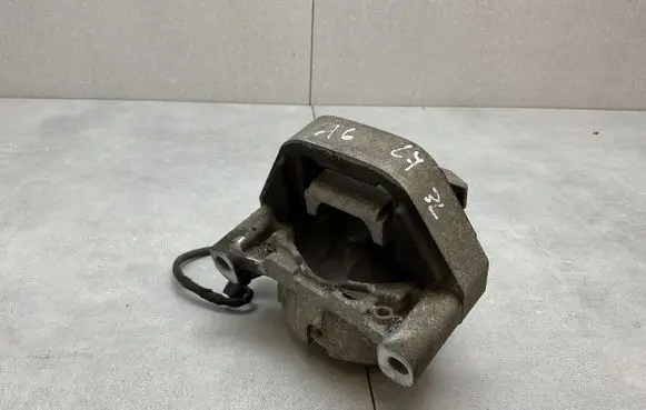 Audi A6 S6 C7 4G Engine mount bracket