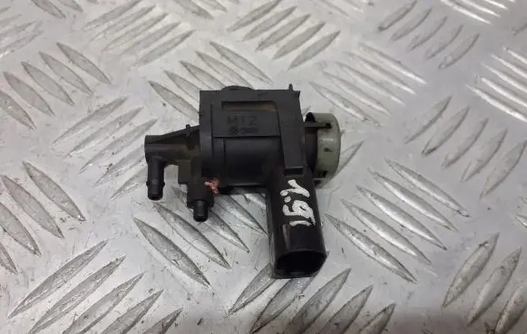 Volkswagen Bora Valve vacuum 1J0906283C