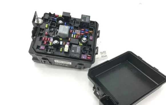 Buick Encore GX I Fuse module 42733198