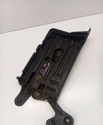 Skoda Octavia Mk3 (5E) Battery tray 5Q0915321H 5J0915331J