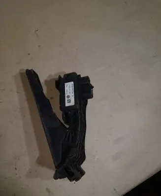 Volkswagen PASSAT B6 Accelerator throttle pedal 1K1721503L 6PV00860000