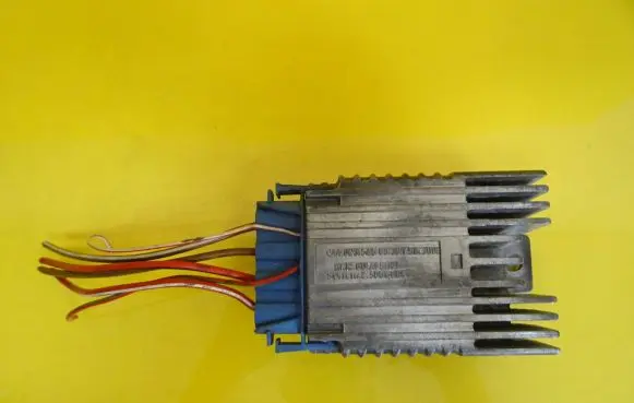 Mercedes-Benz A W168 Coolant fan relay A0235456832