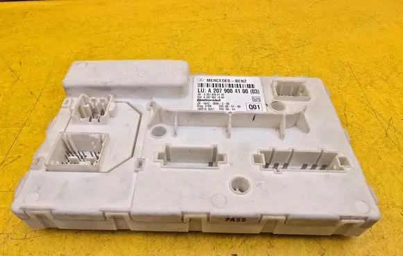 Mercedes-Benz E C207 W207 Other control units/modules A2079004100