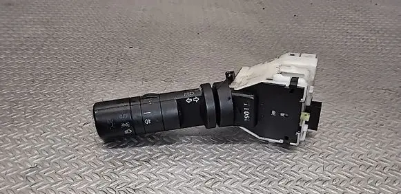Nissan Qashqai Indicator stalk 14425