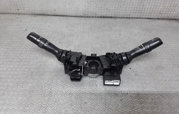Lexus IS 220D-250-350 Wiper turn signal indicator stalk/switch 17F111