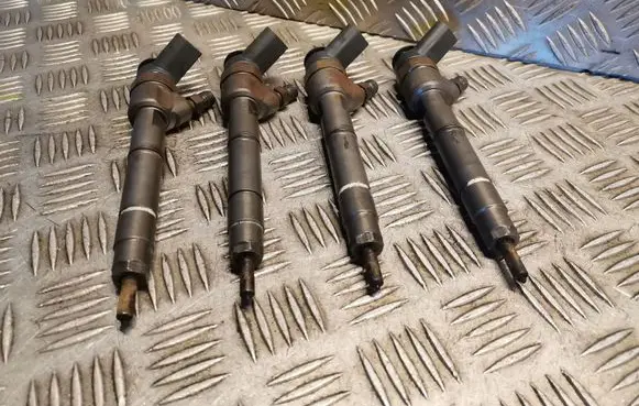 Mercedes-Benz A W169 Fuel injectors set 6400700787 A6400700787