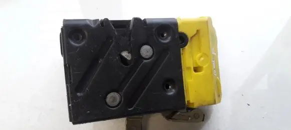 Volvo XC70 Front door lock 30699749