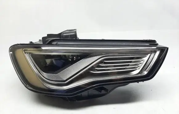 Audi A3 S3 8V Headlight/headlamp 8V0941774J