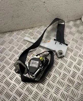 Nissan Juke I F15 Front seatbelt 617544400C 06010812 1009090UH