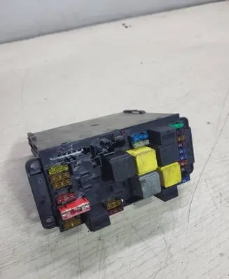 Mercedes-Benz C W203 Fuse box set 2035453001 5DK00848552