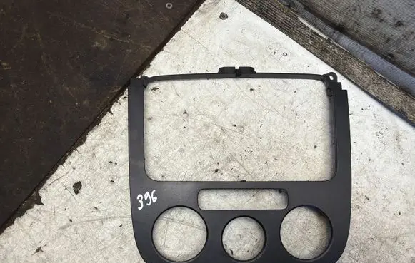 Volkswagen Golf V Climate control/heater control trim 1K0858069E
