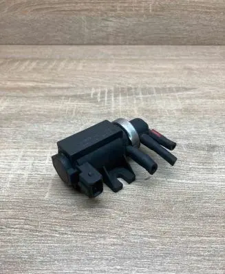 BMW 5 E39 Turbo solenoid valve 72190323 2246175