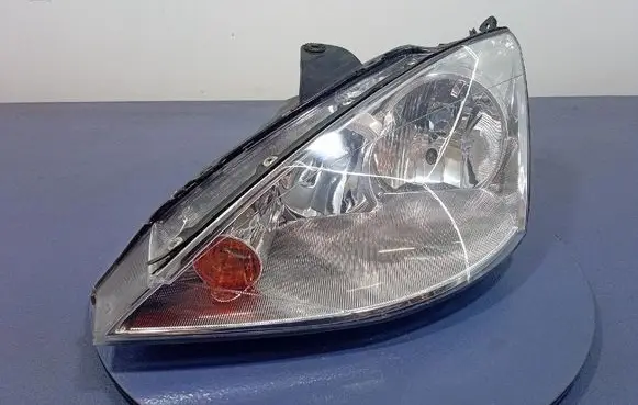 Ford Focus Headlight/headlamp 206348