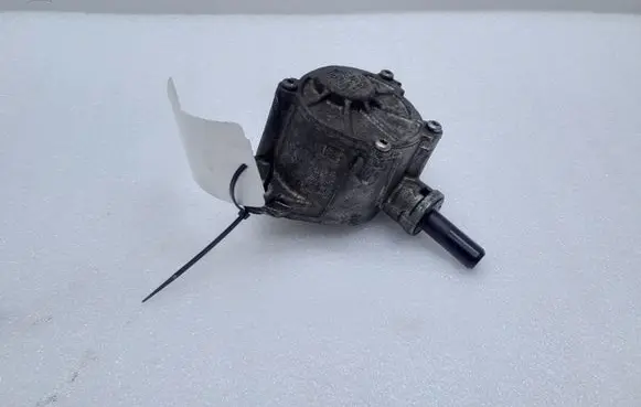 Mercedes-Benz C W205 Vacuum pump A6512300465