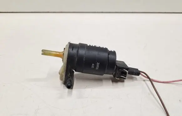 Nissan Primera Windscreen/windshield washer pump 20859 20859432