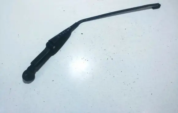 Front wiper blade arm