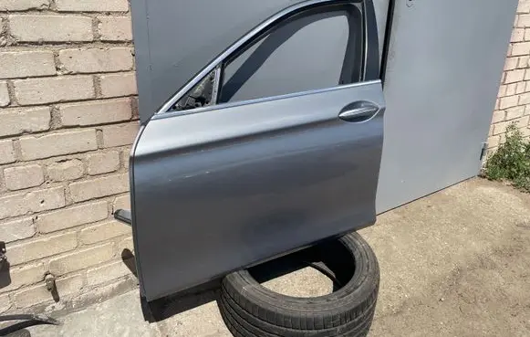 BMW 5 F10 F11 Front door 9628753