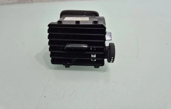 Volvo V40 Dash center air vent grill 1284618