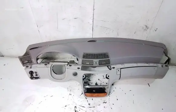 Mercedes-Benz S W220 Dashboard