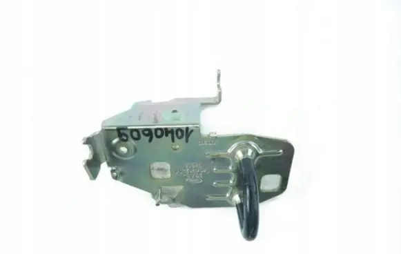 Ford Escort Front door lock loop/hook striker 1040609
