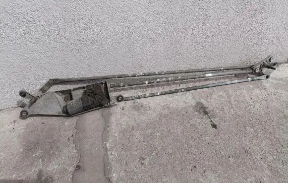 Renault Modus Front wiper linkage and motor 0390241777