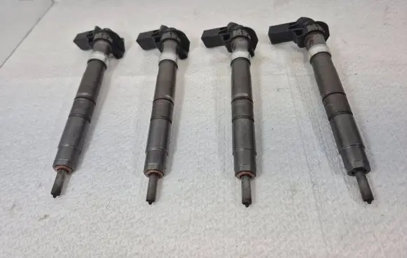 Volkswagen Transporter - Caravelle T5 Fuel injectors set 03L130277C 1400800240 0445116035