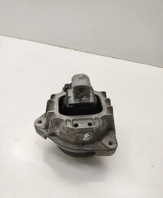 BMW 5 F10 F11 Engine mount bracket G2038310