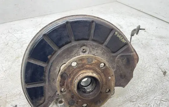 Volkswagen PASSAT B6 Front wheel hub