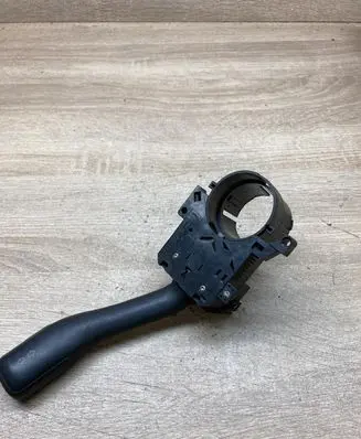 Volkswagen PASSAT B5 Indicator stalk 8L0953513G
