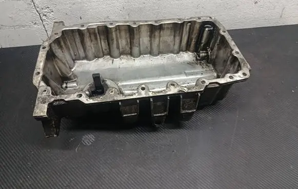 Volkswagen Golf V Oil sump 03G103601